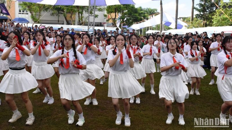 Nhiều hoạt động sôi nổi của sinh viên Đà Nẵng tại chương trình Tự hào sinh viên Đại học Đà Nẵng. (Ảnh: ANH ĐÀO)